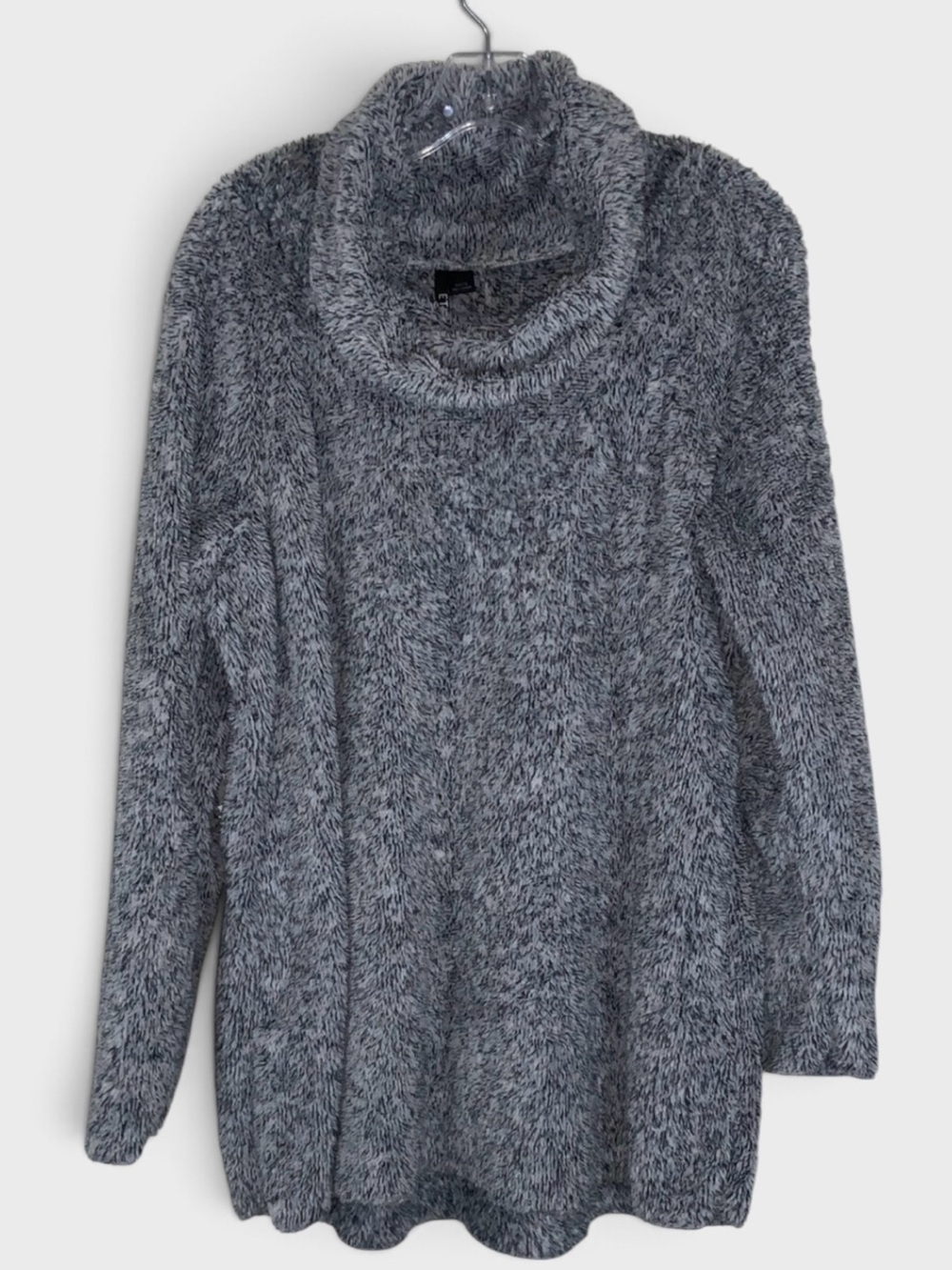 1004 10/$50🏄🏻‍♀️ Ethyl Blue Fluffy Cowl Neck Tunic Sweater